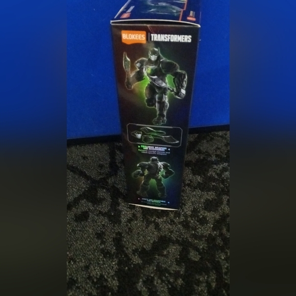 Transformer primeal Black and Bright Green Action Figure - Picture 2 of 5